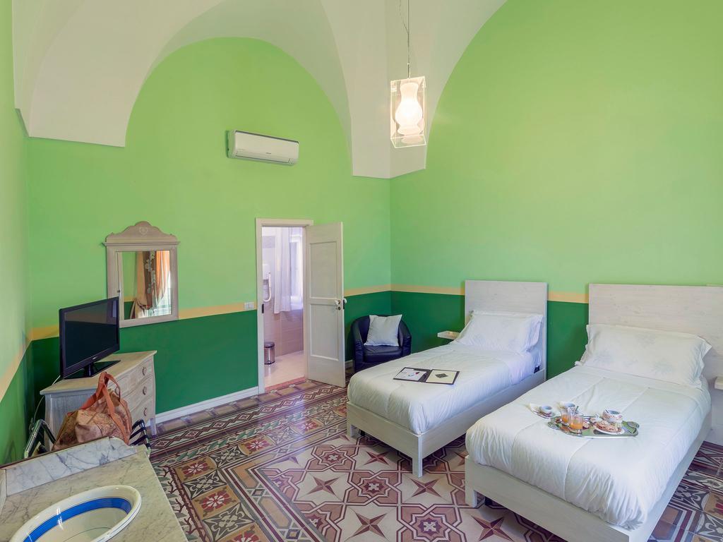 La Naca Della Taranta B&B Галатіна Екстер'єр фото