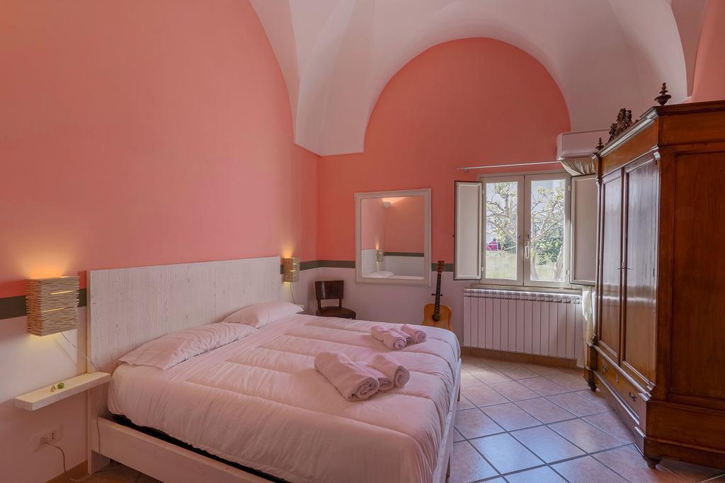 La Naca Della Taranta B&B Галатіна Екстер'єр фото