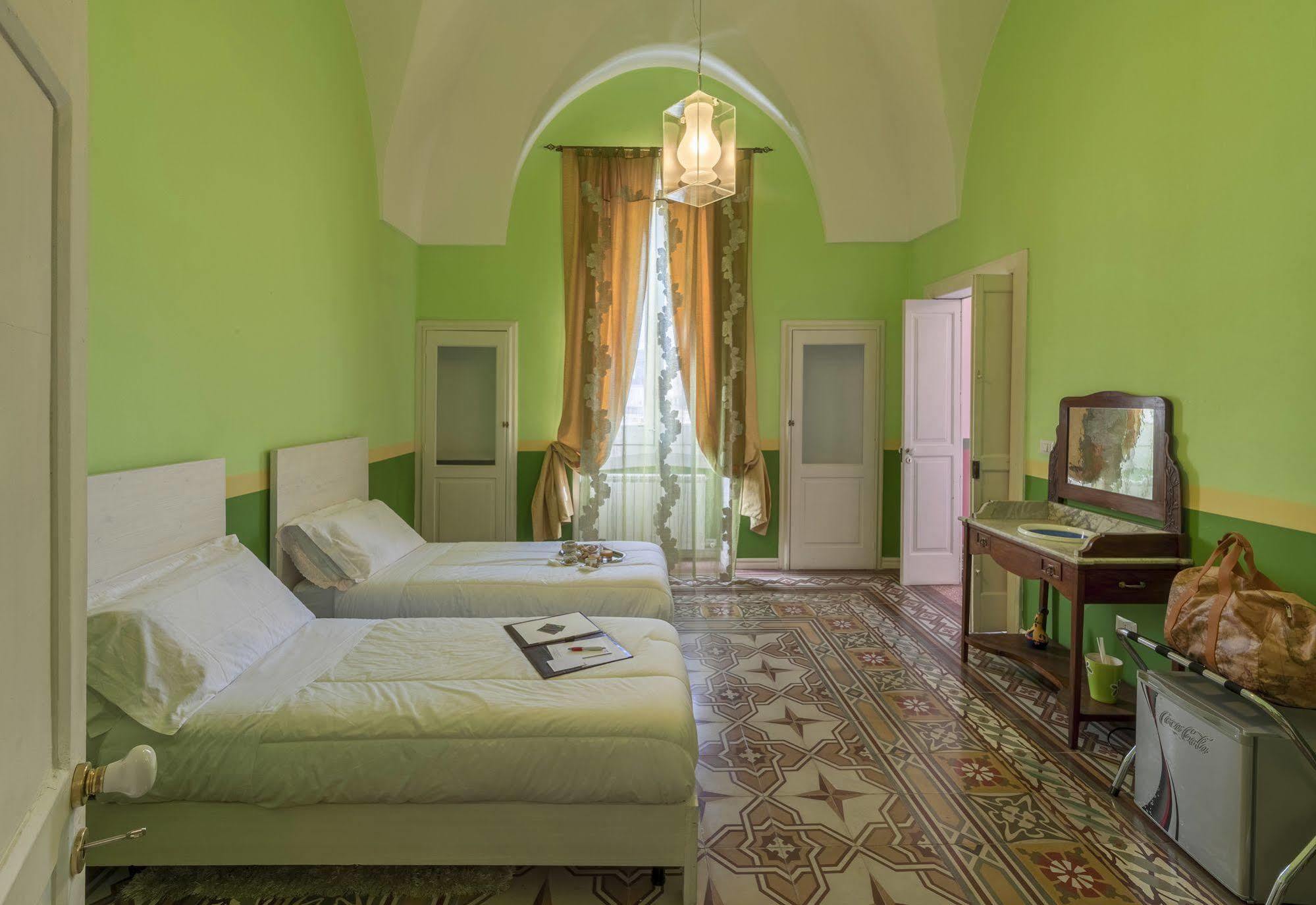 La Naca Della Taranta B&B Галатіна Екстер'єр фото