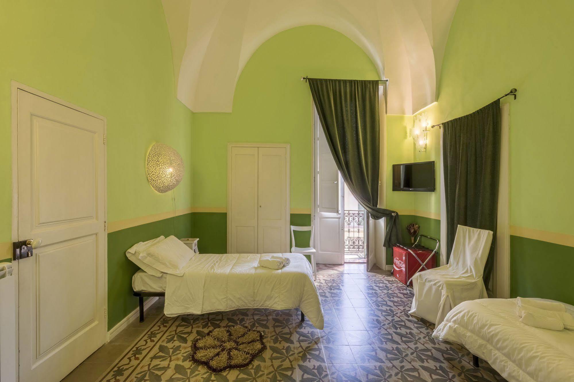 La Naca Della Taranta B&B Галатіна Екстер'єр фото
